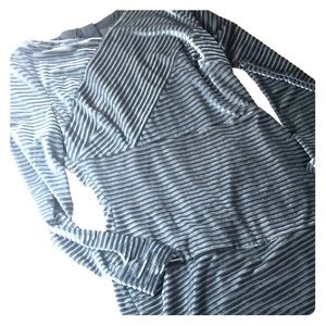 Silver long size 6 sleeved Adrianna Papell dress!